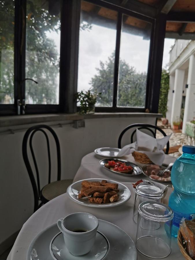 Villa Dei Romani - Country House Guidonia Montecelio ภายนอก รูปภาพ