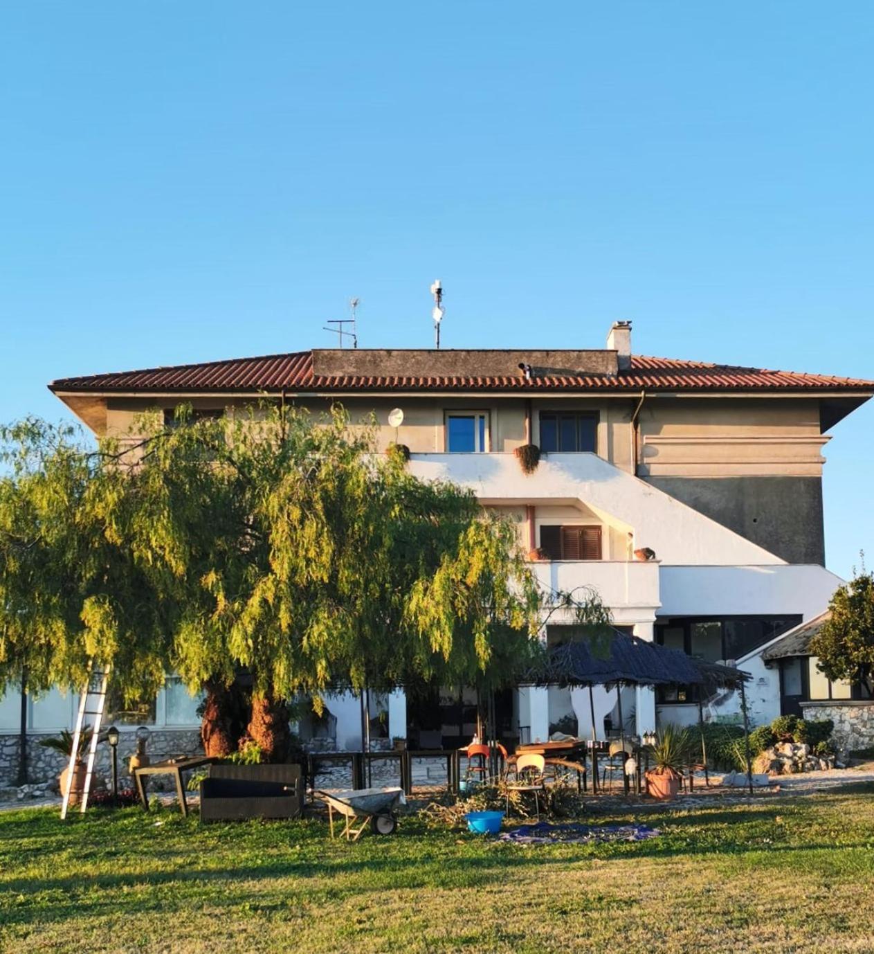 Villa Dei Romani - Country House Guidonia Montecelio ภายนอก รูปภาพ
